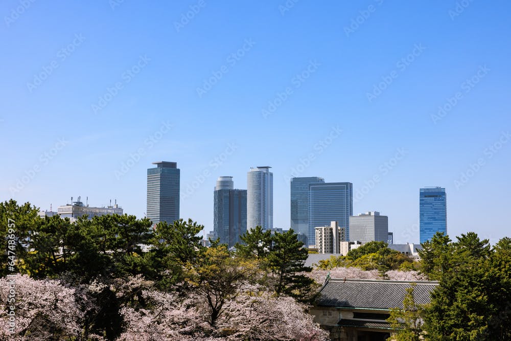名古屋城西南隅櫓から見た名古屋駅方面　桜の季節